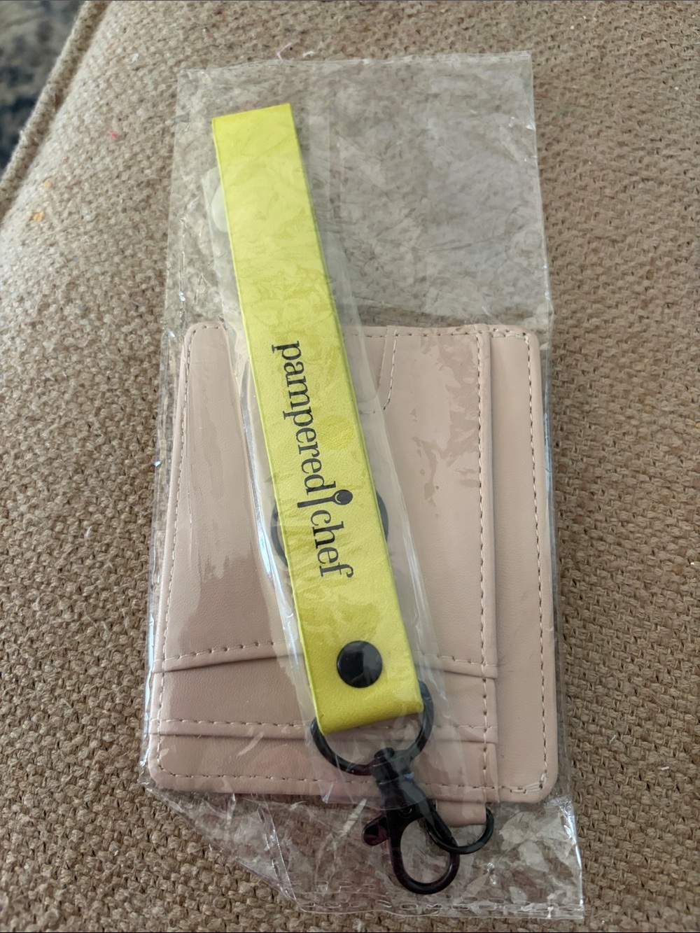 Pampered Chef Yellow Wristlet with Light Tan Card Wallet
